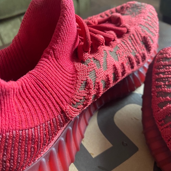 Yeezy 350 V2 compact red special edition - Picture 2 of 10